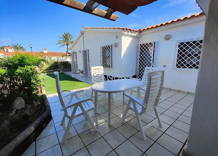 Una Casa, Il Sole E Il Mare, Un Paradiso